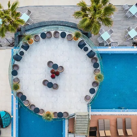 Hotel Pinea & Golem (Tirana)