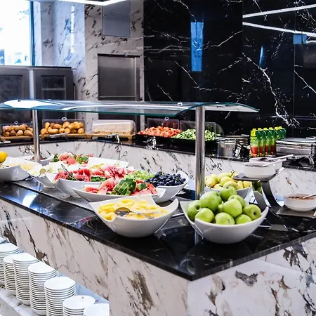 Pinea & Golem (Tirana)