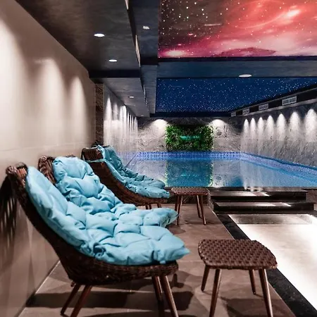 Pinea & Отель 5*